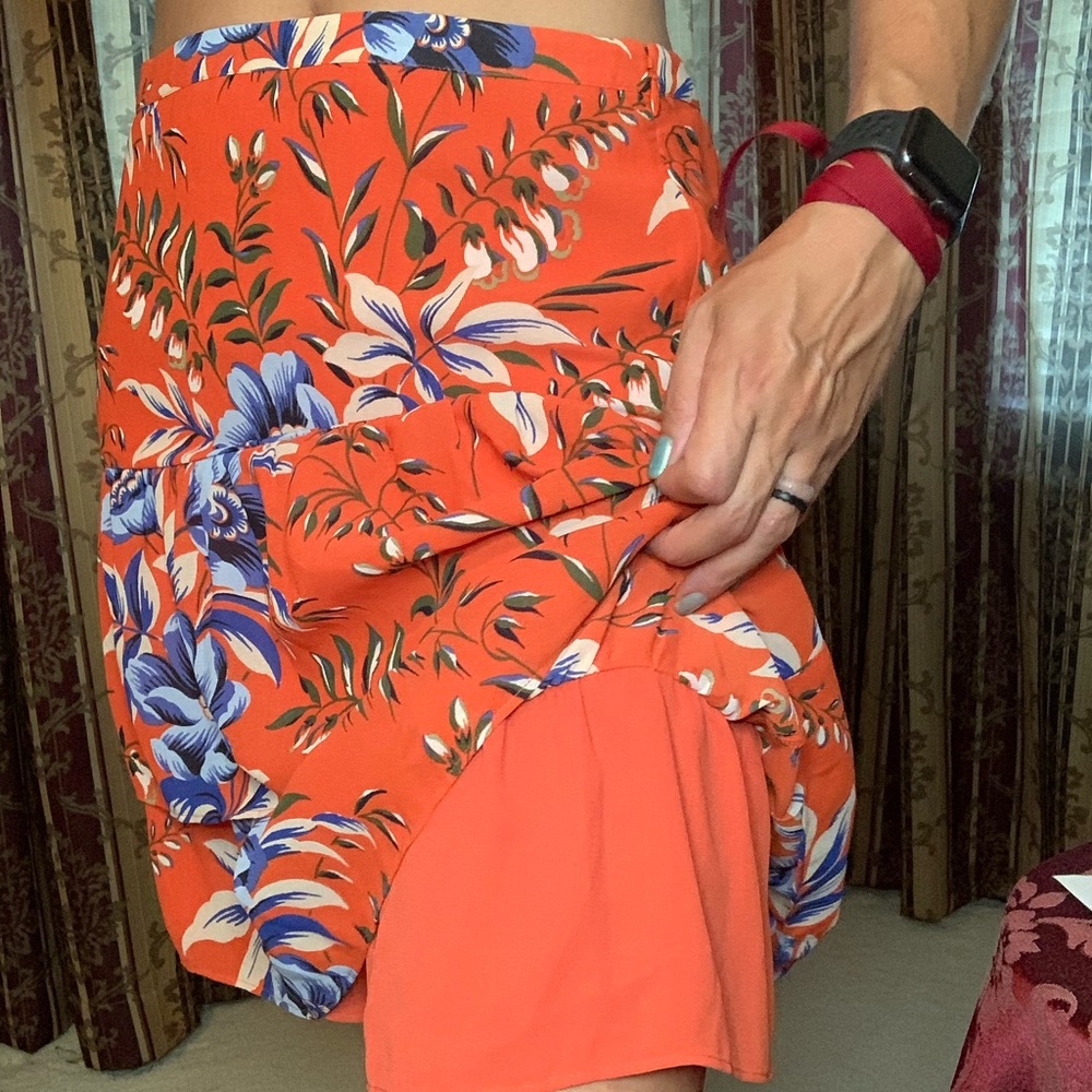 NWT LOFT red floral tiered skirt sz 4 - Picture 2 of 5